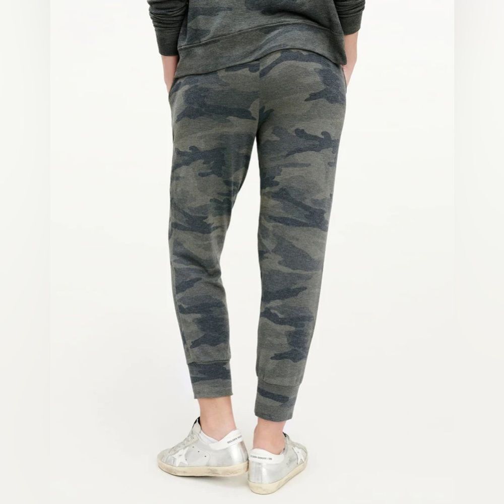SPLENDID Camo Joggers - Picture 3 of 7